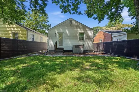 Exterior - 802 Teach St, Hampton, VA 23661 photo 10 of 10