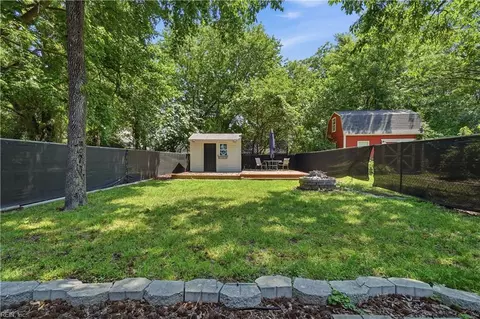 Exterior - 802 Teach St, Hampton, VA 23661 photo 8 of 10