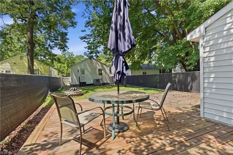 Exterior - 802 Teach St, Hampton, VA 23661 photo 7 of 10