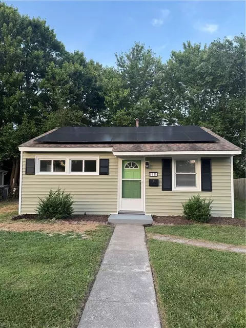 1445 Oakcrest Dr, Hampton, VA 23663