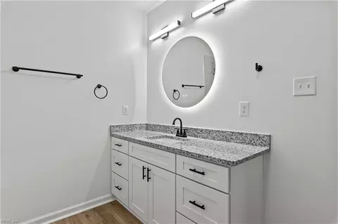 Bath - 1445 Oakcrest Dr, Hampton, VA 23663 photo 3 of 3