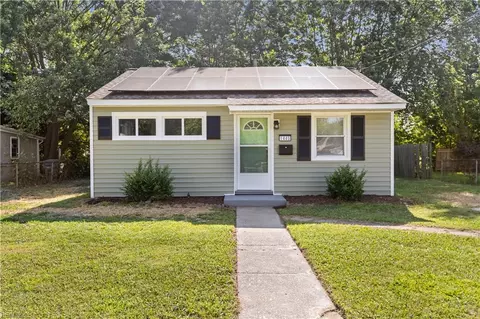 1445 Oakcrest Dr, Hampton, VA 23663