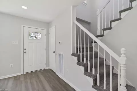 Entry Way - 212 Boswell Dr, Hampton, VA 23669 photo 3 of 4