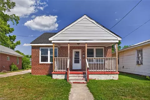 110 Halifax St, Suffolk, VA 23434
