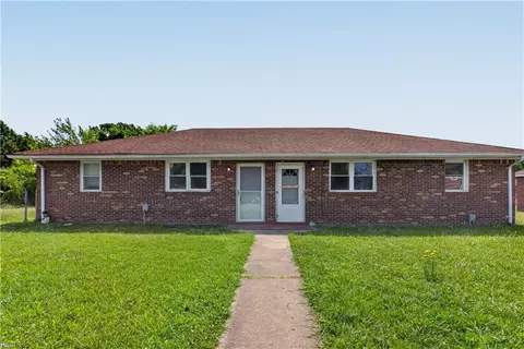 2000 Plow Ln, Chesapeake, VA 23324