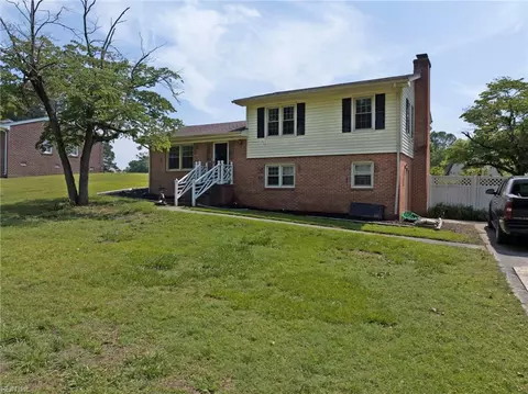 24209 Lovers Ln, Windsor, VA 23487