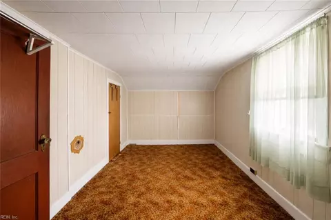 Bedroom - 32384 Boston Rd, Painter, VA 23420 photo 2 of 3