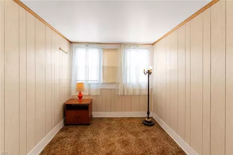 Bedroom - 32384 Boston Rd, Painter, VA 23420 photo 3 of 3
