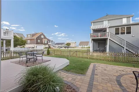 Exterior - 21 Channel Ln, Hampton, VA 23664 photo 7 of 12