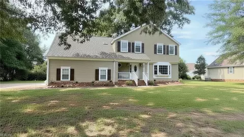 22 Valmoore Dr, Poquoson, VA 23662