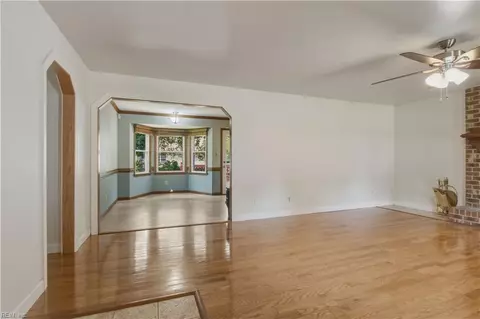 5529 Greenbrook Dr, Portsmouth, VA 23703