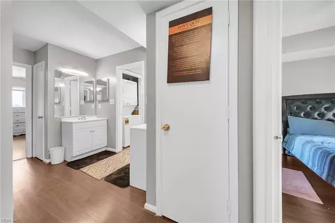 Entry Way - 240 Pacific Dr, Hampton, VA 23666 photo 1 of 5