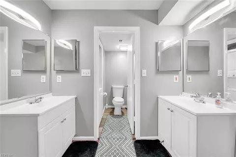 Bath - 240 Pacific Dr, Hampton, VA 23666 photo 1 of 2