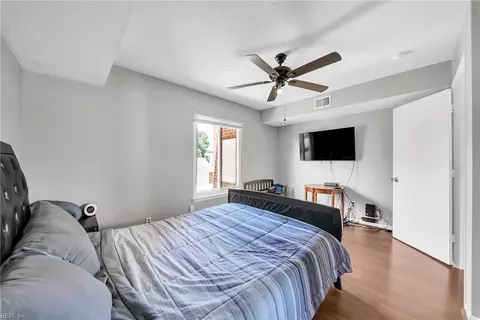 Bedroom - 240 Pacific Dr, Hampton, VA 23666 photo 3 of 7