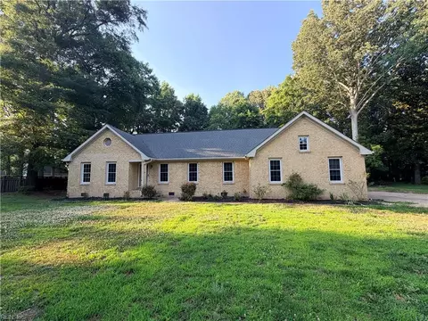 204 Arch Rd, Chesapeake, VA 23322