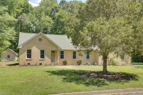 204 Arch Rd, Chesapeake, VA 23322