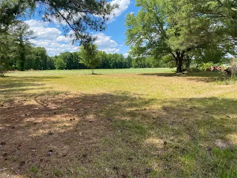11443 Whitehead Rd, Southampton County, VA 23828