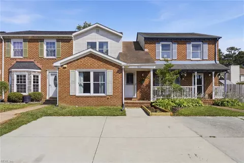 462 Falling Ln, Virginia Beach, VA 23454