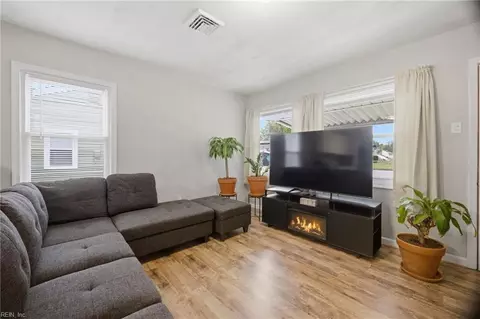 Living - 1521 Morgan Dr, Hampton, VA 23663 photo 1 of 1