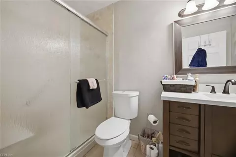 Bath - 1521 Morgan Dr, Hampton, VA 23663 photo 3 of 3