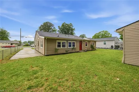 Exterior - 1521 Morgan Dr, Hampton, VA 23663 photo 3 of 6