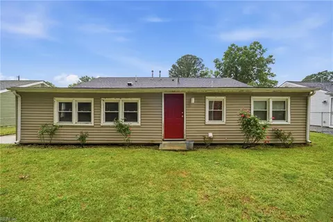 Exterior - 1521 Morgan Dr, Hampton, VA 23663 photo 4 of 6
