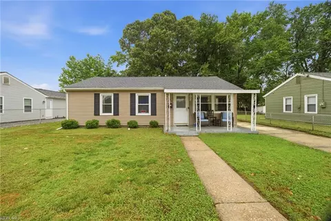 Exterior - 1521 Morgan Dr, Hampton, VA 23663 photo 2 of 6