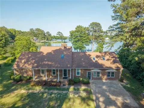 236 Robanna Dr, Seaford, VA 23696