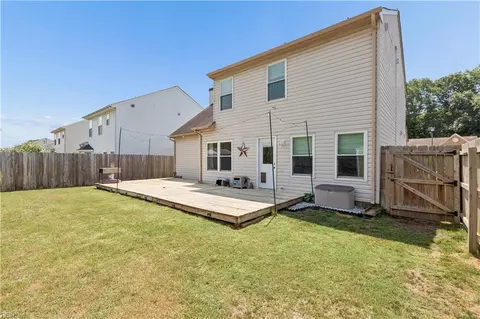 Exterior - 106 Kincaid Ln, Hampton, VA 23666 photo 3 of 5