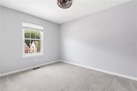 Bedroom - 106 Kincaid Ln, Hampton, VA 23666 photo 6 of 7