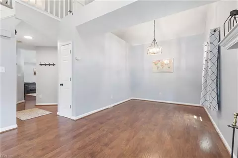 Entry Way - 106 Kincaid Ln, Hampton, VA 23666 photo 2 of 2
