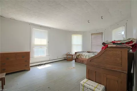 Bedroom - 2115 Tabernacle Rd, Mathews County, VA 23045 photo 3 of 5