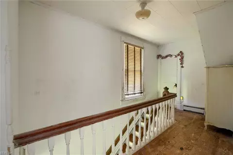 Entry Way - 2115 Tabernacle Rd, Mathews County, VA 23045 photo 2 of 2