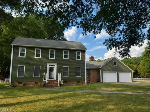 112 Beechwood Dr, Franklin, VA 23851