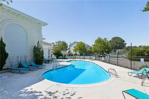 Exterior - 208 Genoa Dr #17, Hampton, VA 23664 photo 6 of 6