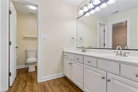 Bath - 208 Genoa Dr #17, Hampton, VA 23664 photo 2 of 4