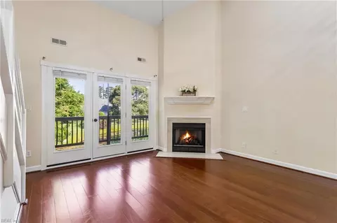 Living - 208 Genoa Dr #17, Hampton, VA 23664 photo 3 of 3