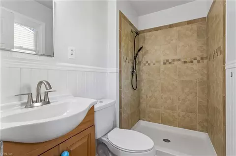 Bath - 190 Salt Pond Rd, Hampton, VA 23664 photo 2 of 2