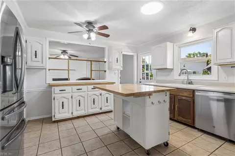 Kitchen - 190 Salt Pond Rd, Hampton, VA 23664 photo 1 of 4