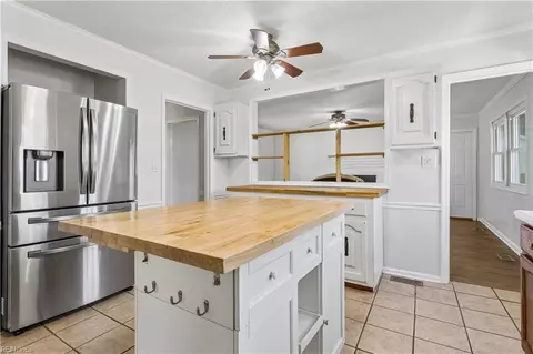 Kitchen - 190 Salt Pond Rd, Hampton, VA 23664 photo 4 of 4