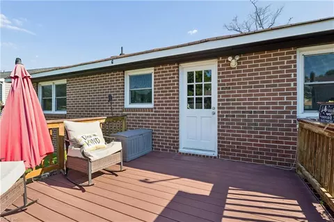 Exterior - 190 Salt Pond Rd, Hampton, VA 23664 photo 5 of 12