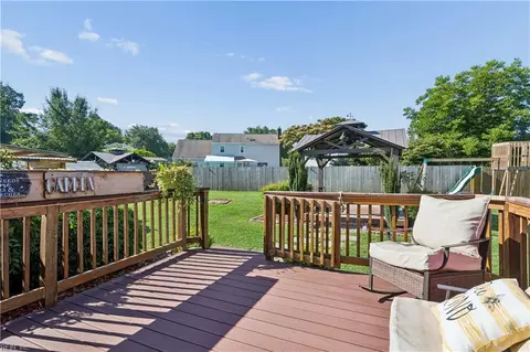 Exterior - 190 Salt Pond Rd, Hampton, VA 23664 photo 6 of 12