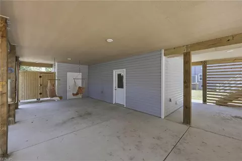 Exterior - 509 Burns Dr, Kill Devil Hills, NC 27948 photo 3 of 9