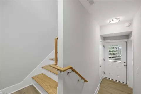 Entry Way - 509 Burns Dr, Kill Devil Hills, NC 27948 photo 9 of 12