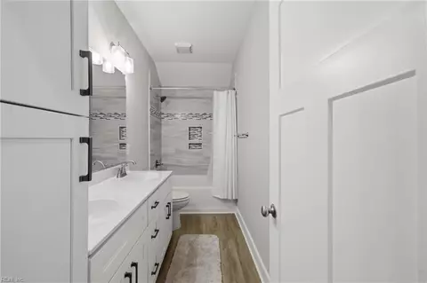 Entry Way - 509 Burns Dr, Kill Devil Hills, NC 27948 photo 3 of 12