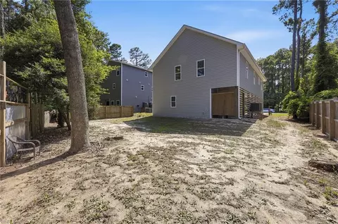Exterior - 509 Burns Dr, Kill Devil Hills, NC 27948 photo 6 of 9