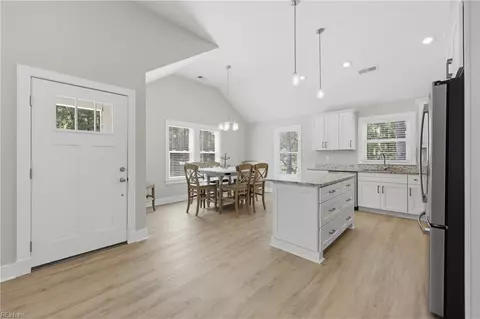 Entry Way - 509 Burns Dr, Kill Devil Hills, NC 27948 photo 2 of 12
