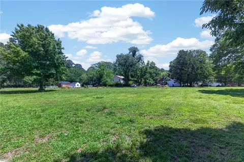 Exterior - 12 Holston Ln, Hampton, VA 23664 photo 5 of 6