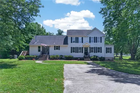 Exterior - 12 Holston Ln, Hampton, VA 23664 photo 2 of 6