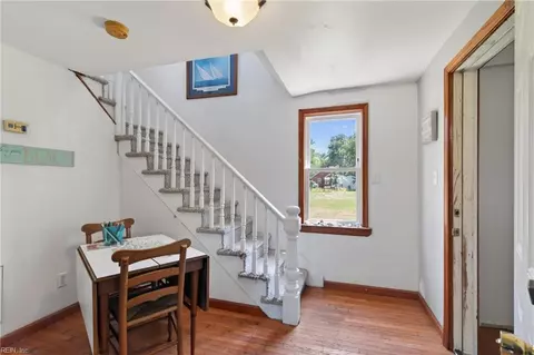 Entry Way - 12 Holston Ln, Hampton, VA 23664 photo 1 of 2